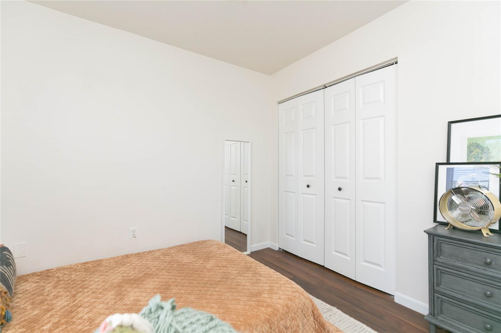 OAK MONT WOODS - Residential Lease