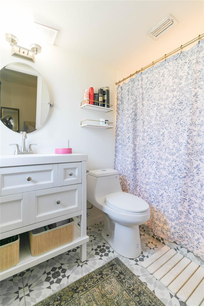 OAK MONT WOODS - Residential Lease