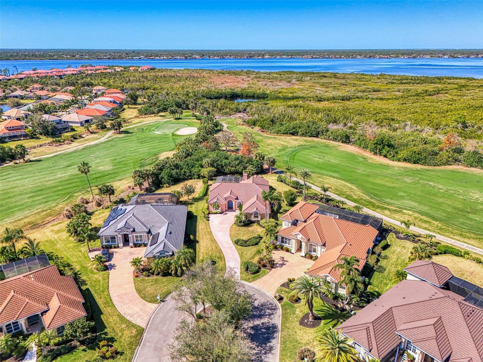 RIVERWOOD - Residential