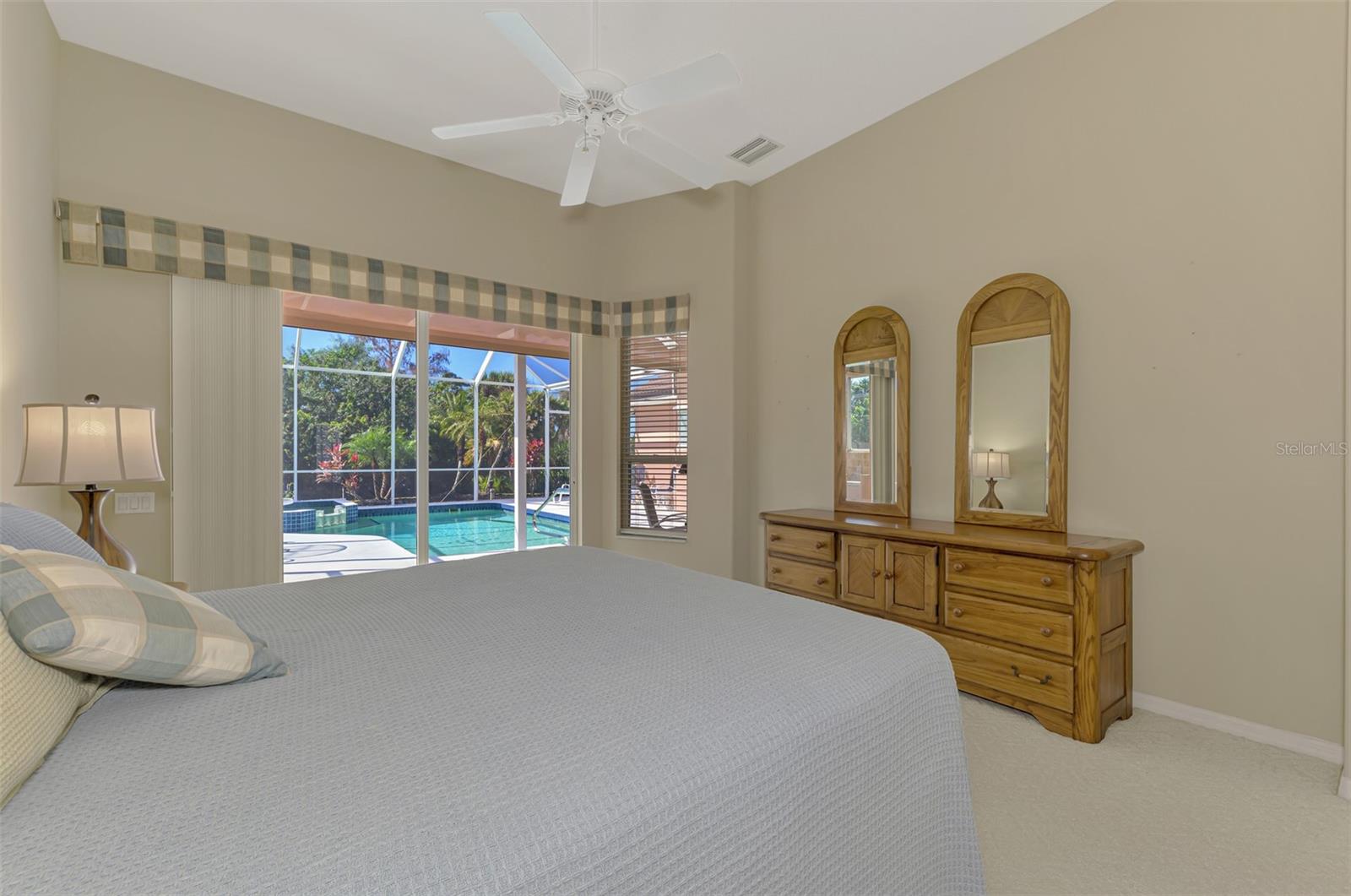 RIVERWOOD - Residential