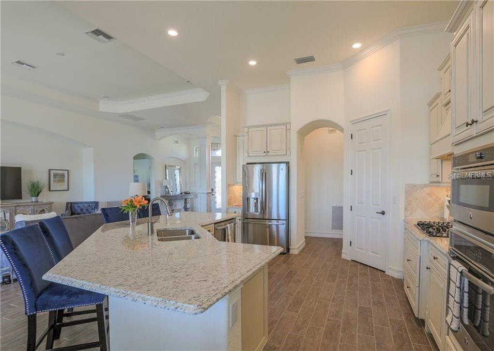 LAKEWOOD NATIONAL - Residential Lease