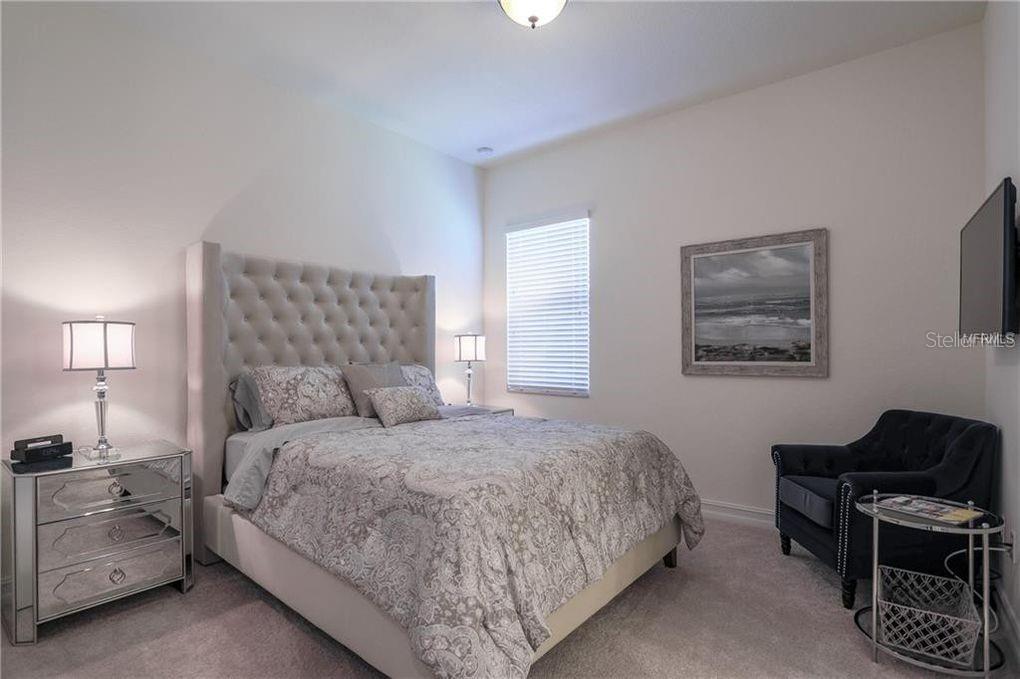 LAKEWOOD NATIONAL - Residential Lease