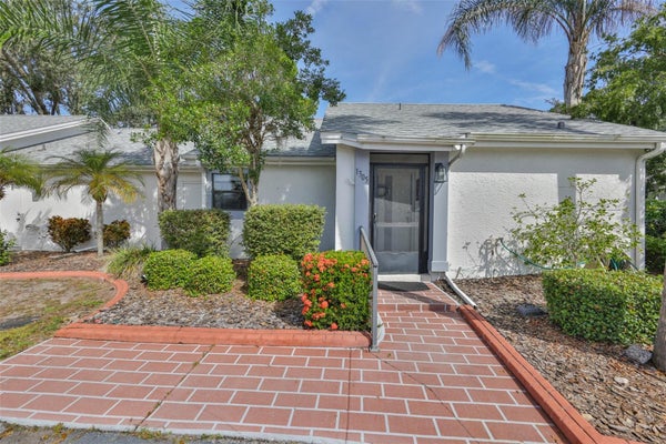 1305 SPRY CT, SUN CITY CENTER, FL 33573 - Image be97f2216dc2be2c8d86f085deb07926/4105848923