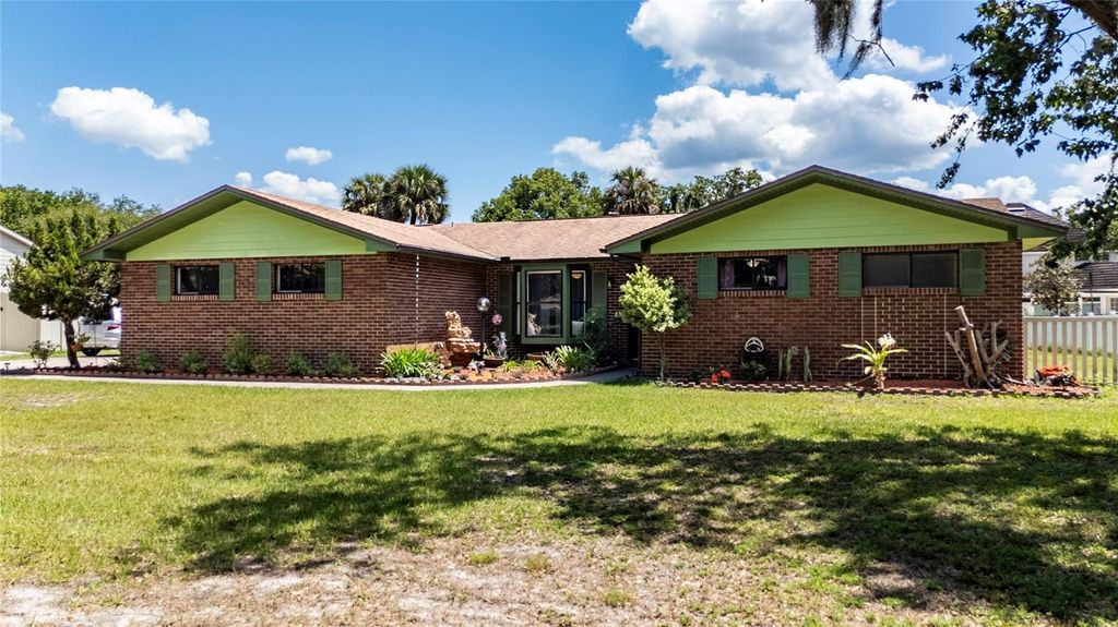 Photo of 1550 Regal Oak Drive, Kissimmee, FL 34744 (MLS # S5150034)