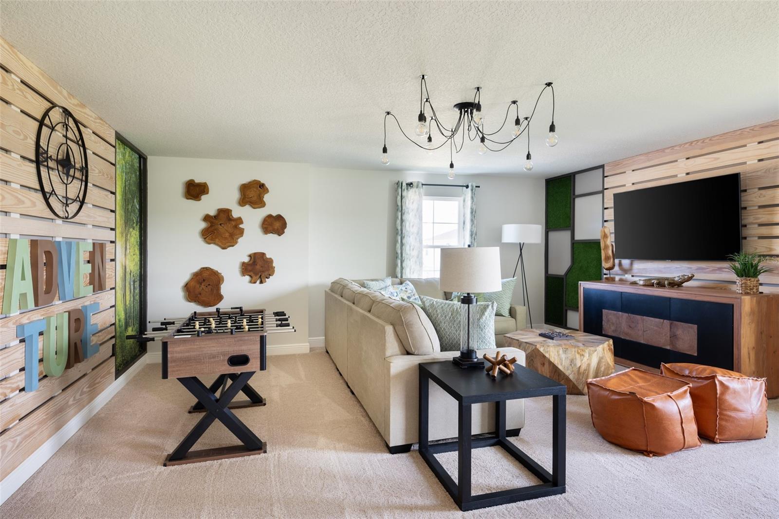 PASADENA WOODS - Residential