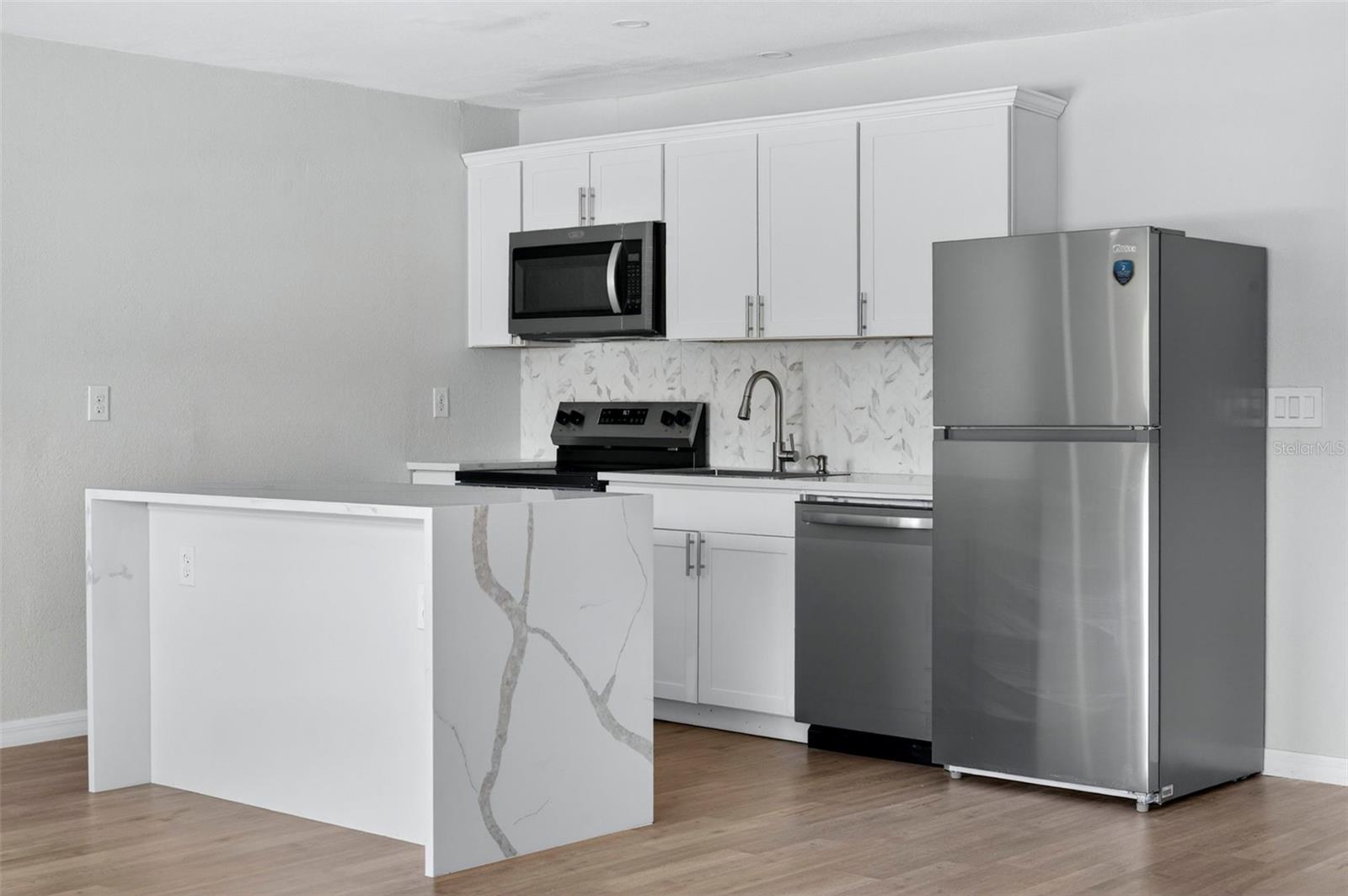 DELTONA FLORIDA LAKES UN 74 - Residential