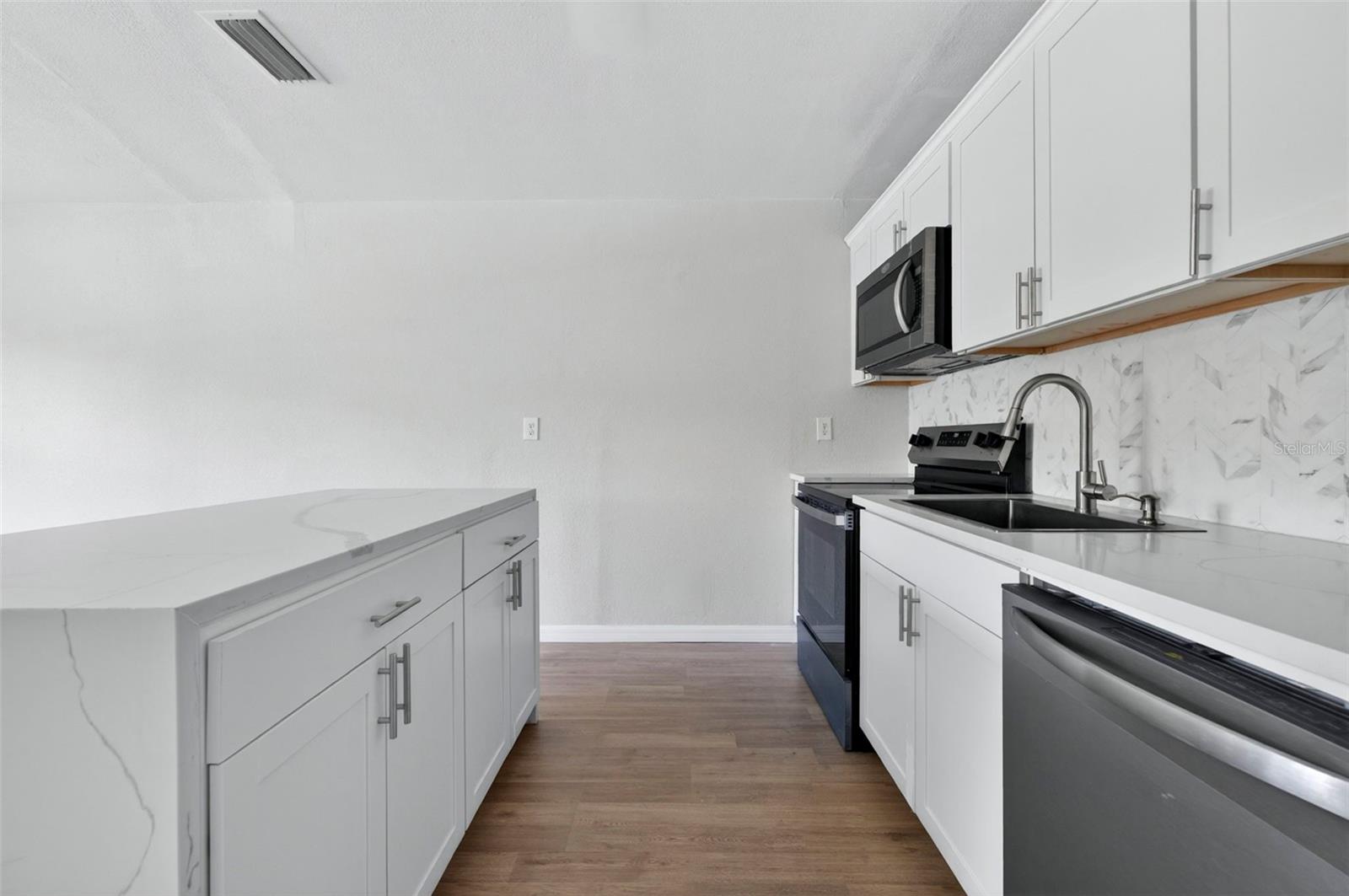 DELTONA FLORIDA LAKES UN 74 - Residential