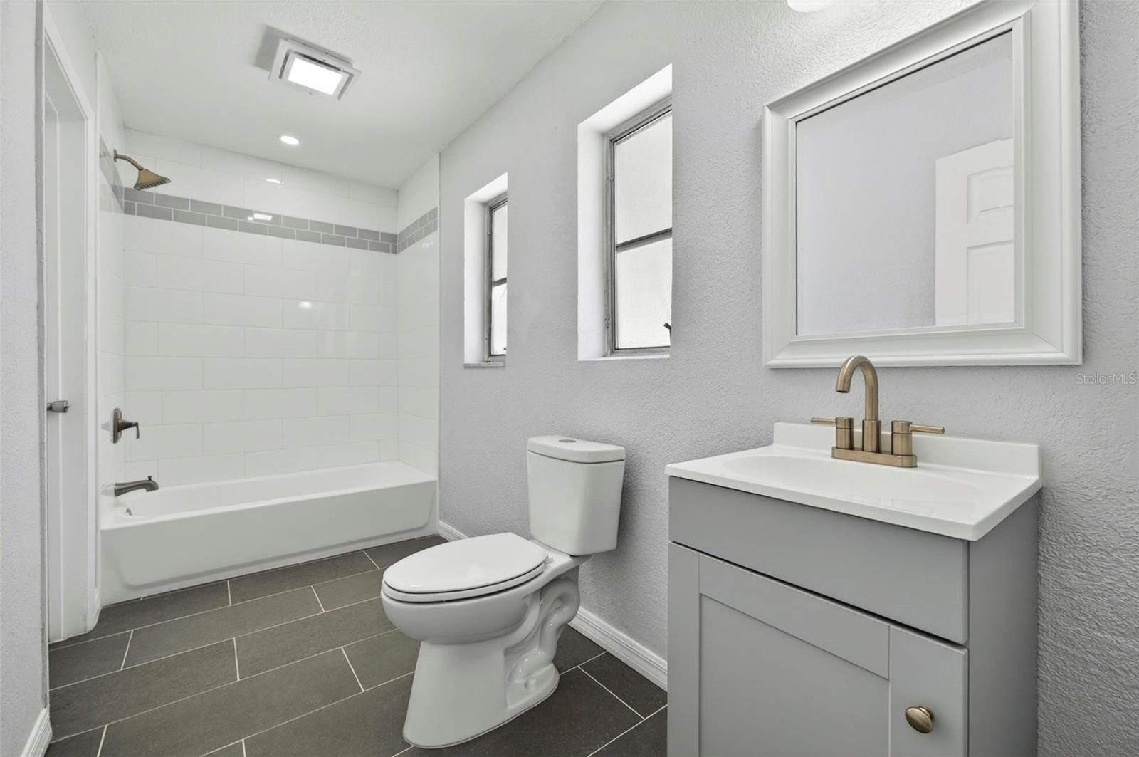 DELTONA FLORIDA LAKES UN 74 - Residential