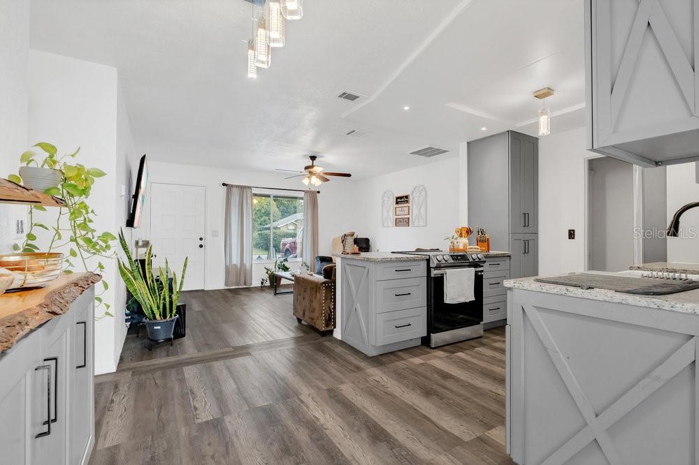 BUENAVENTURA LAKES UNIT 03 - Residential