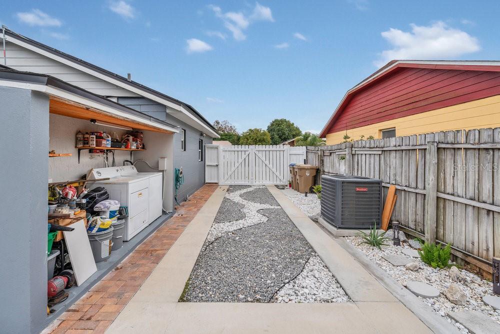 BUENAVENTURA LAKES UNIT 03 - Residential