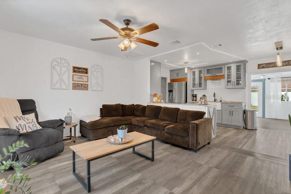 BUENAVENTURA LAKES UNIT 03 - Residential