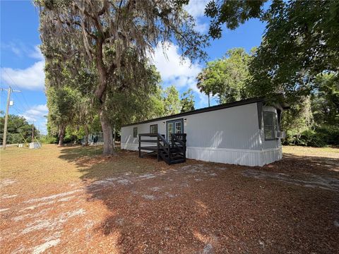 Photo of 4605 NE 167th Place, Citra, FL 32113 (MLS # OM723733)