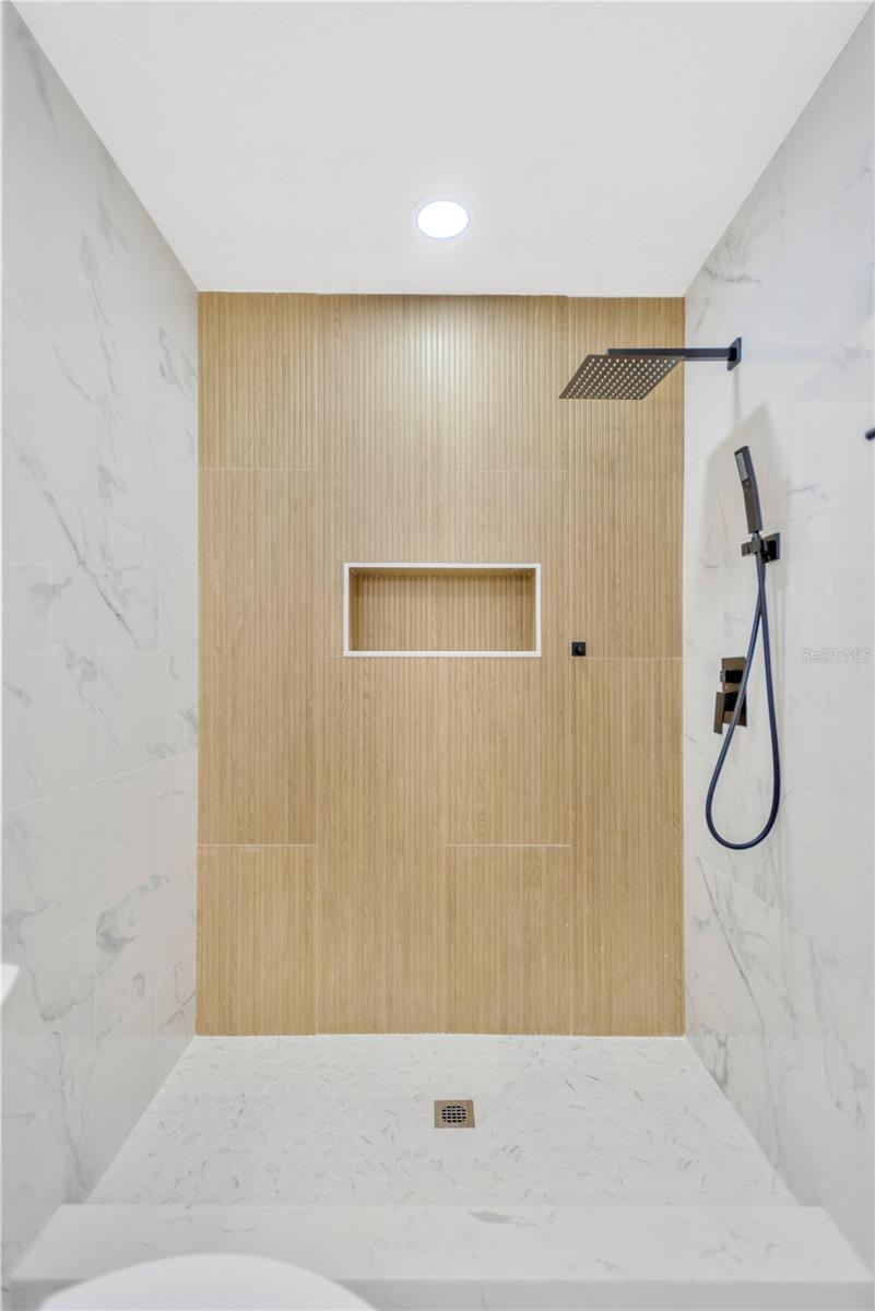 EDENVILLE SUB - Residential Lease