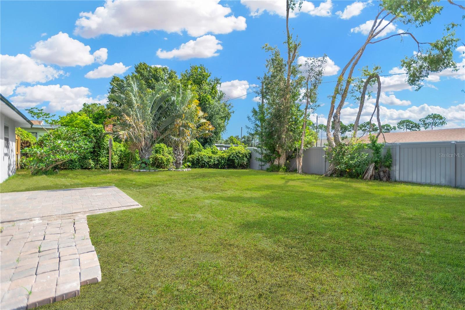 EDENVILLE SUB - Residential Lease