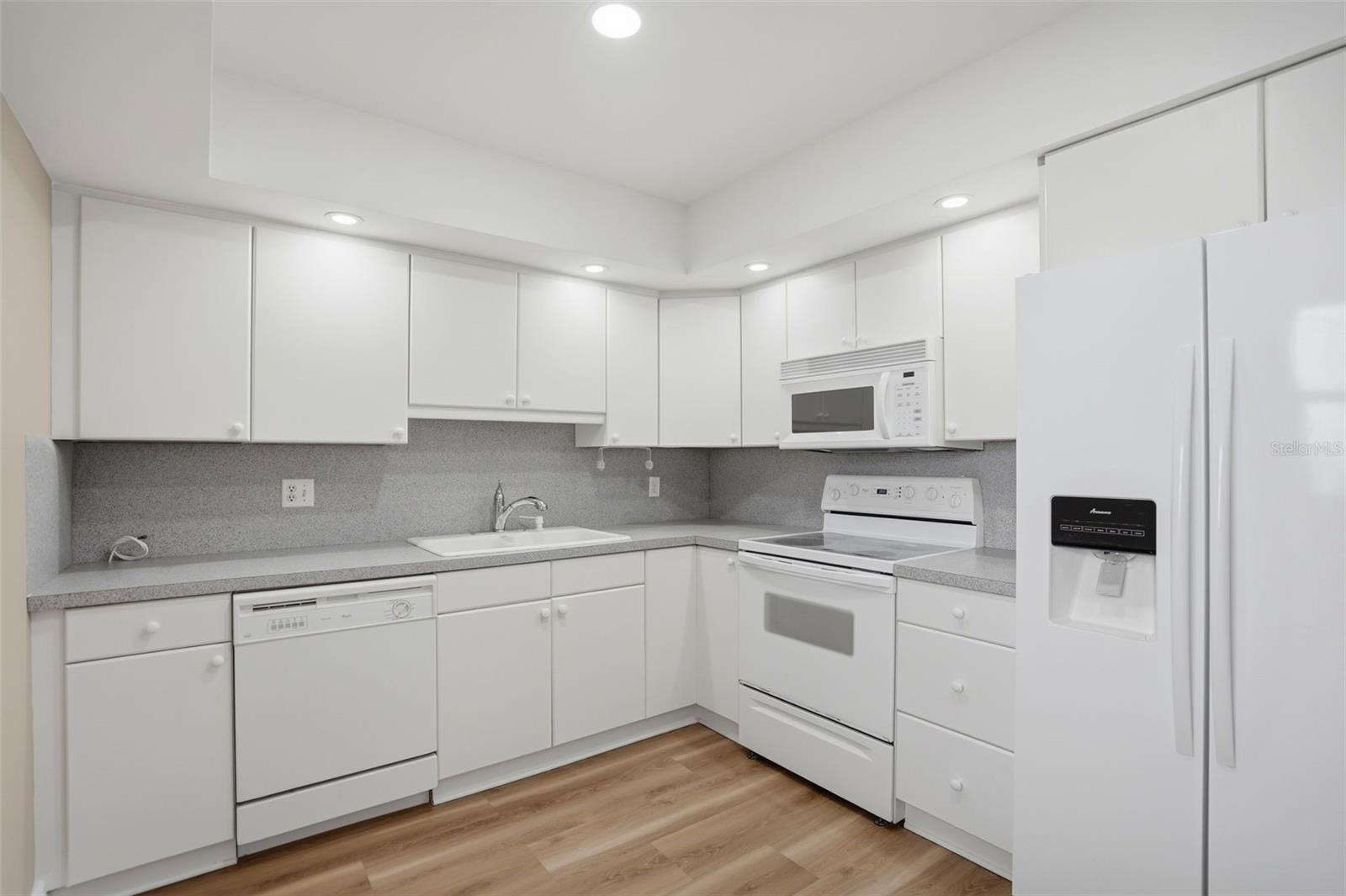 BAYWAY ISLES POINT BRITTANY TWO - Residential