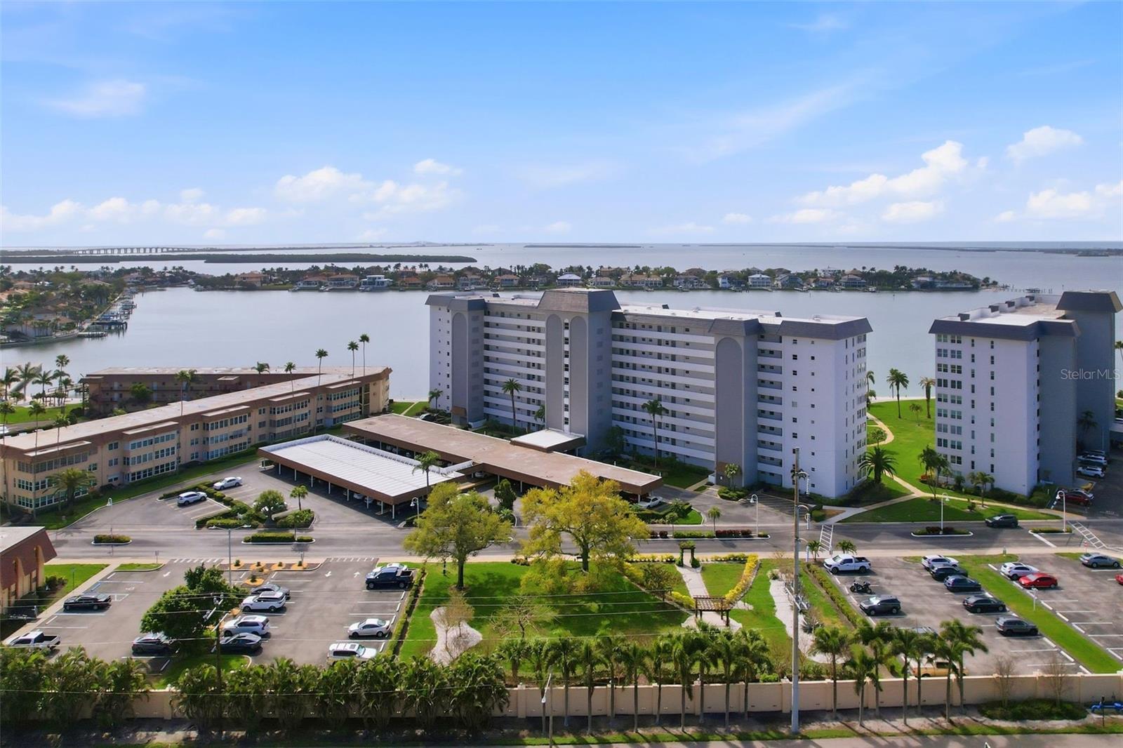 BAYWAY ISLES POINT BRITTANY TWO - Residential