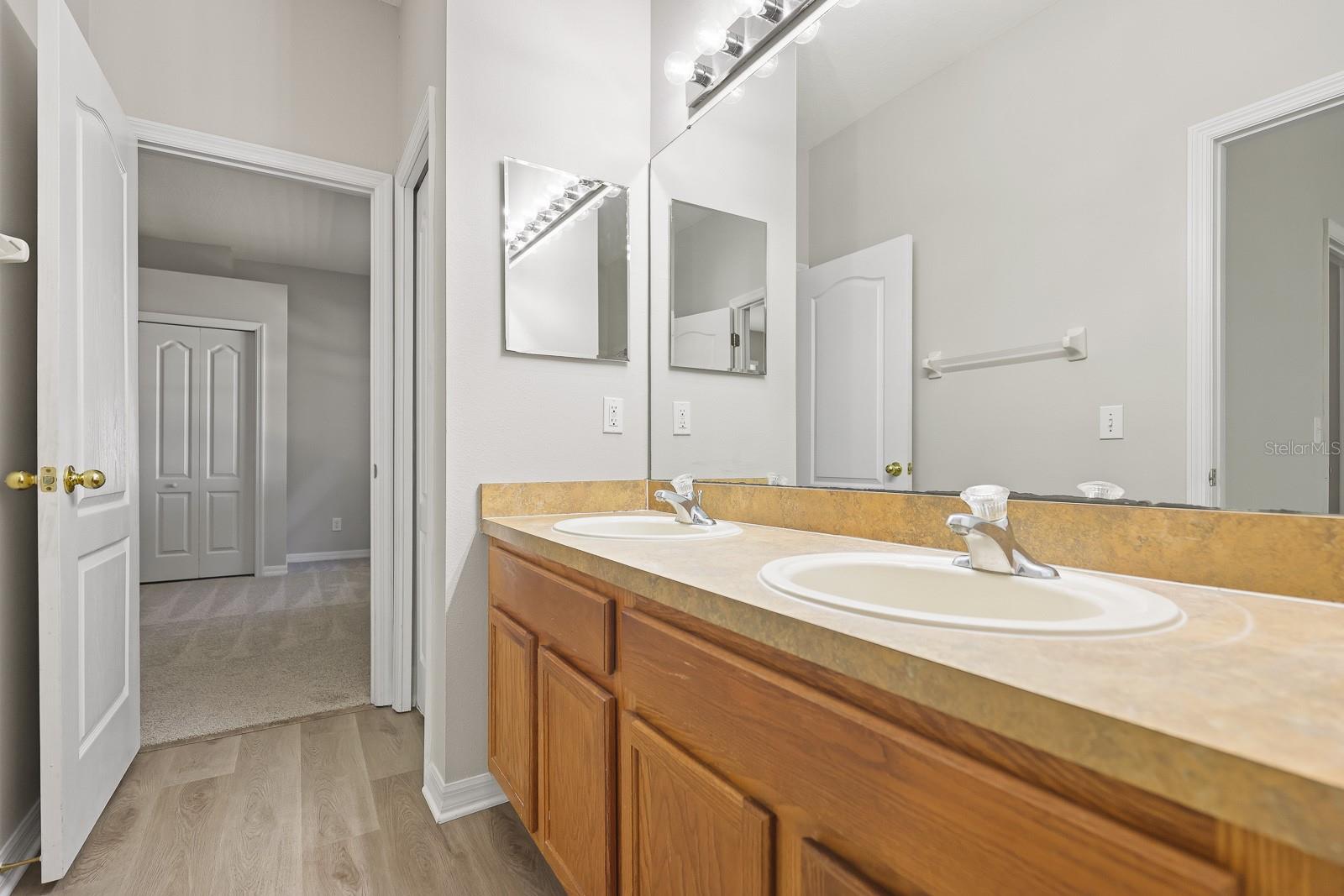 FISHHAWK RANCH PH 2 PRCL - Residential Lease