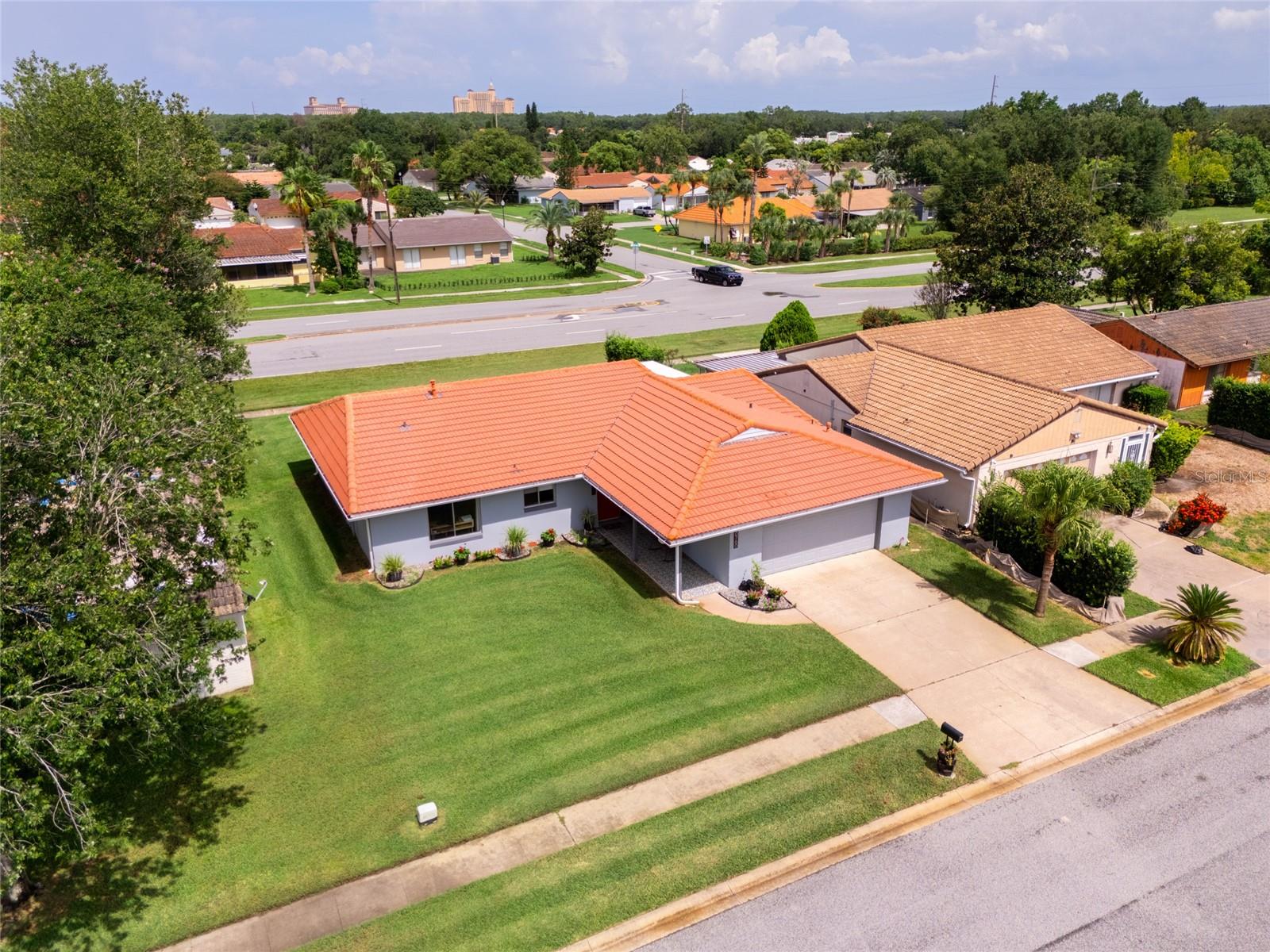 WINDMILL POINTE - Residential