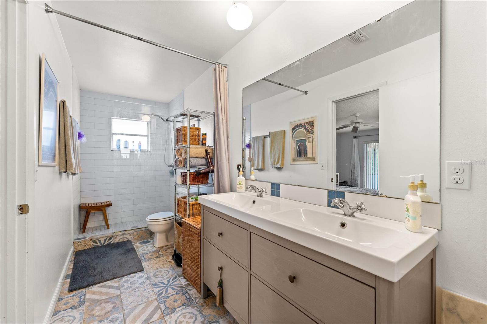 WINDMILL POINTE - Residential