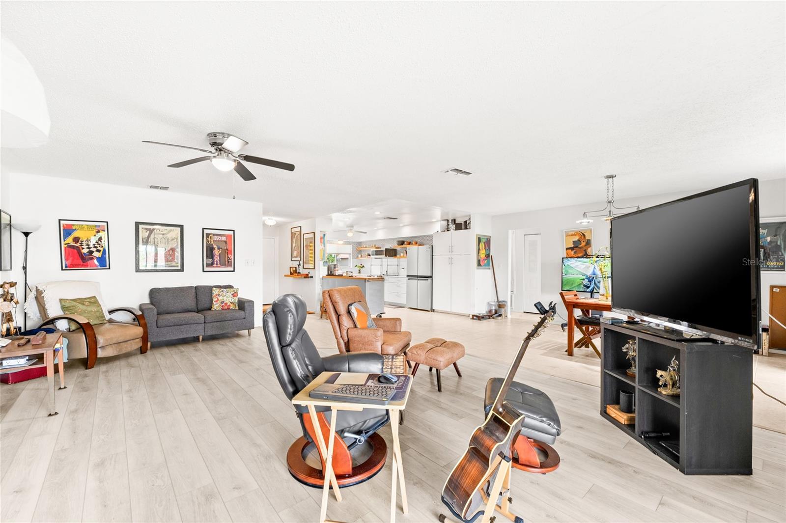 WINDMILL POINTE - Residential