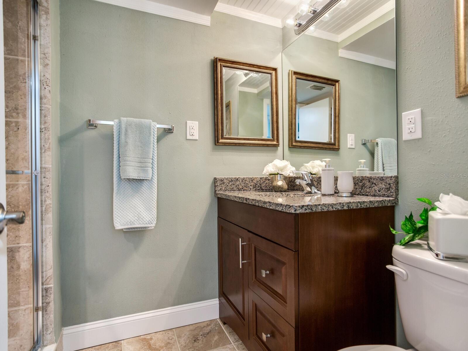 DIAMOND ISLE CONDO - Residential