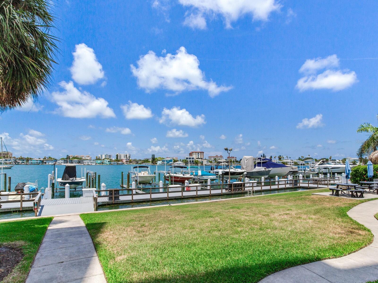 DIAMOND ISLE CONDO - Residential