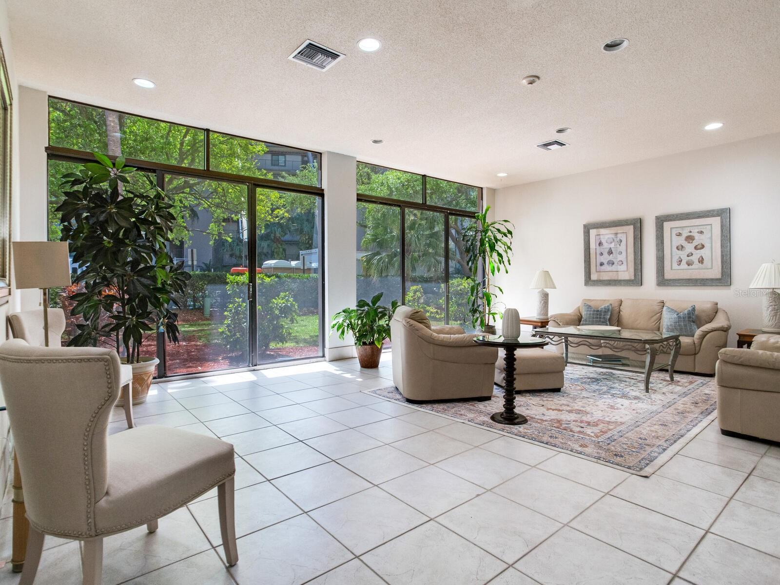 DIAMOND ISLE CONDO - Residential