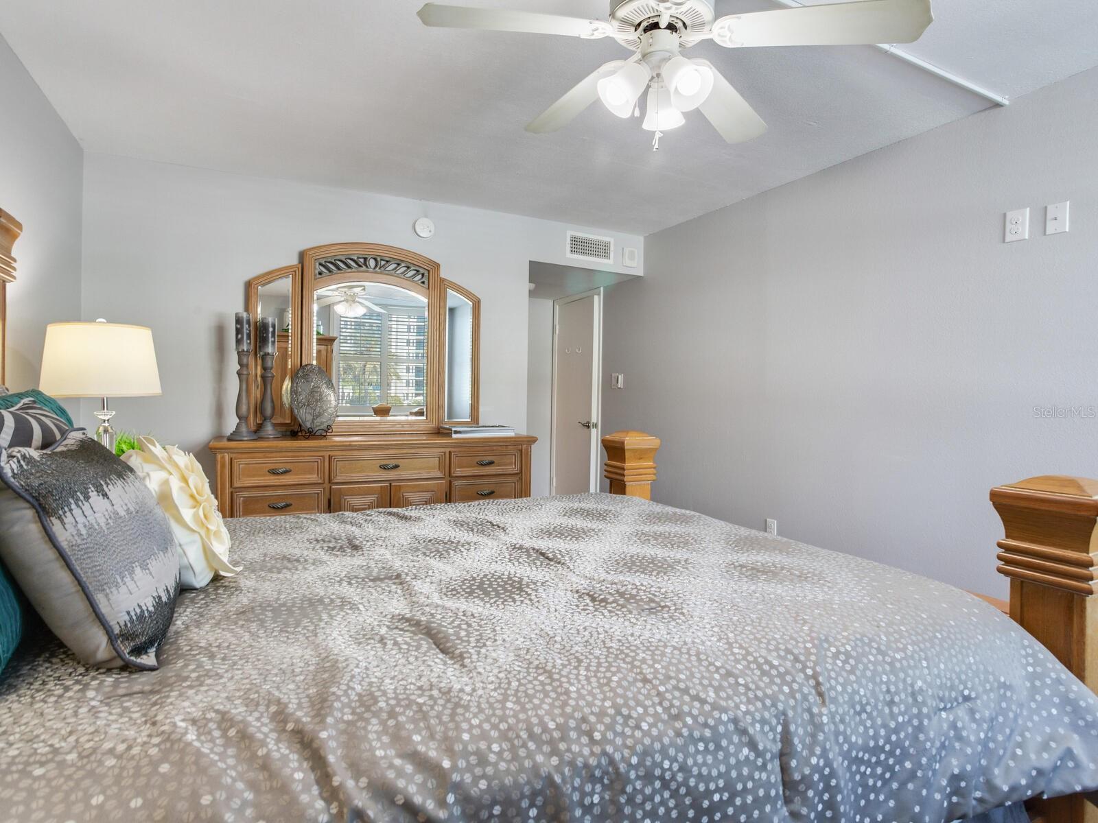 DIAMOND ISLE CONDO - Residential