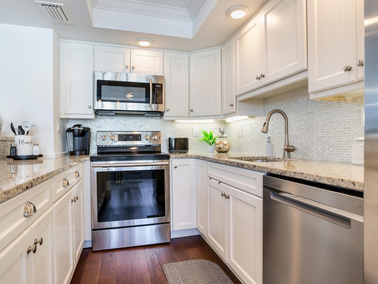 DIAMOND ISLE CONDO - Residential