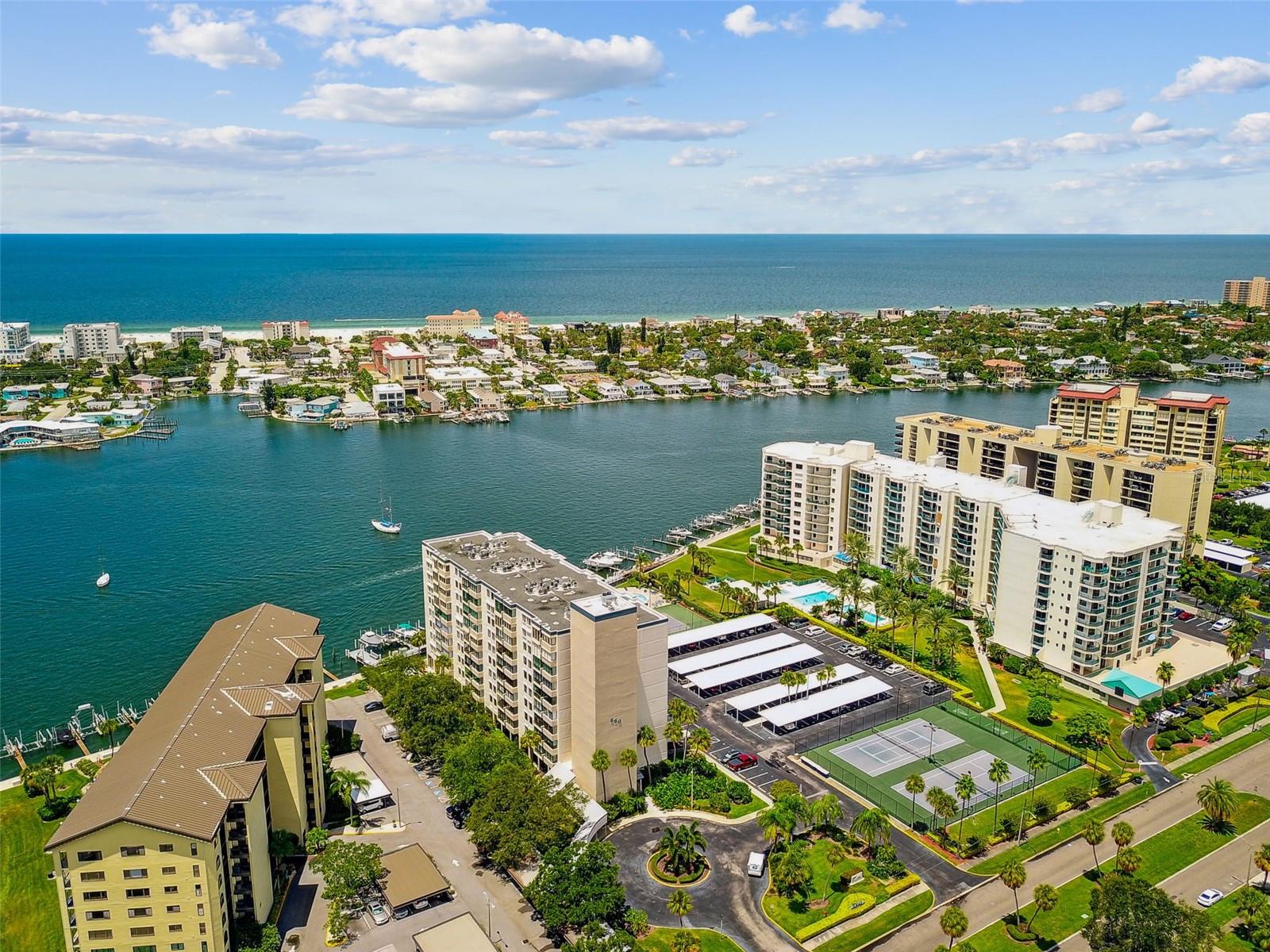 DIAMOND ISLE CONDO - Residential