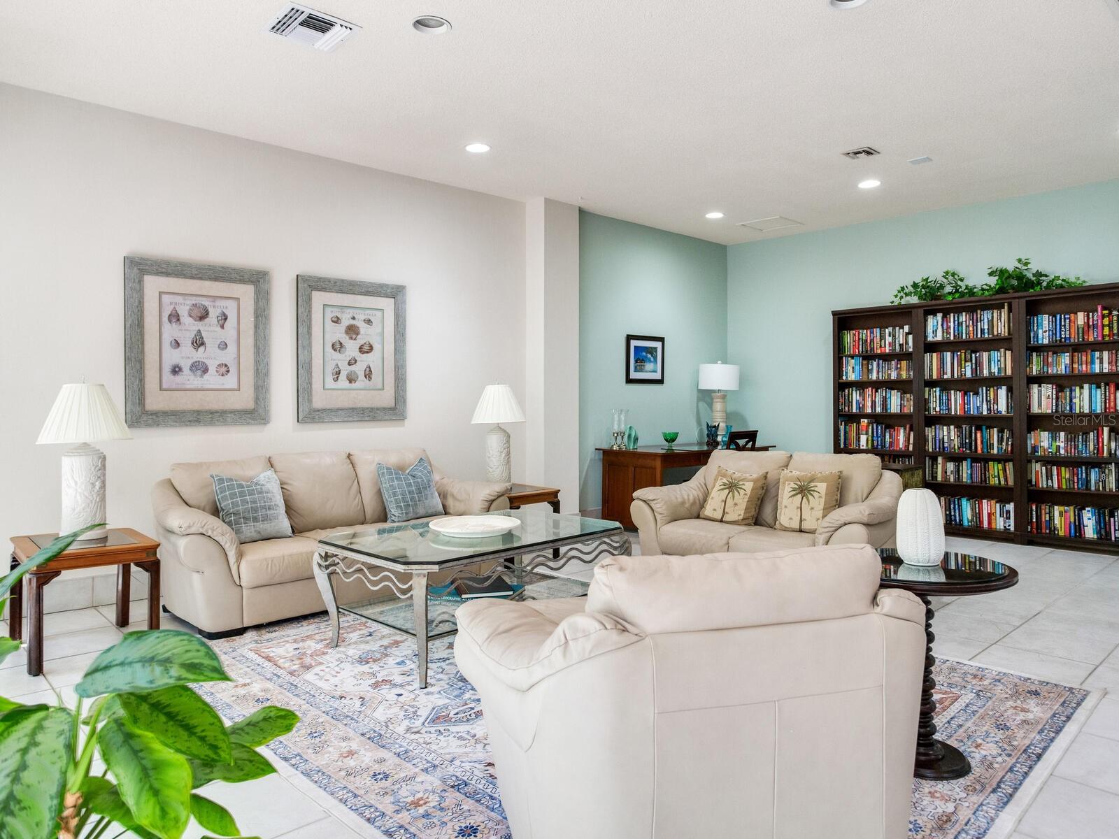 DIAMOND ISLE CONDO - Residential