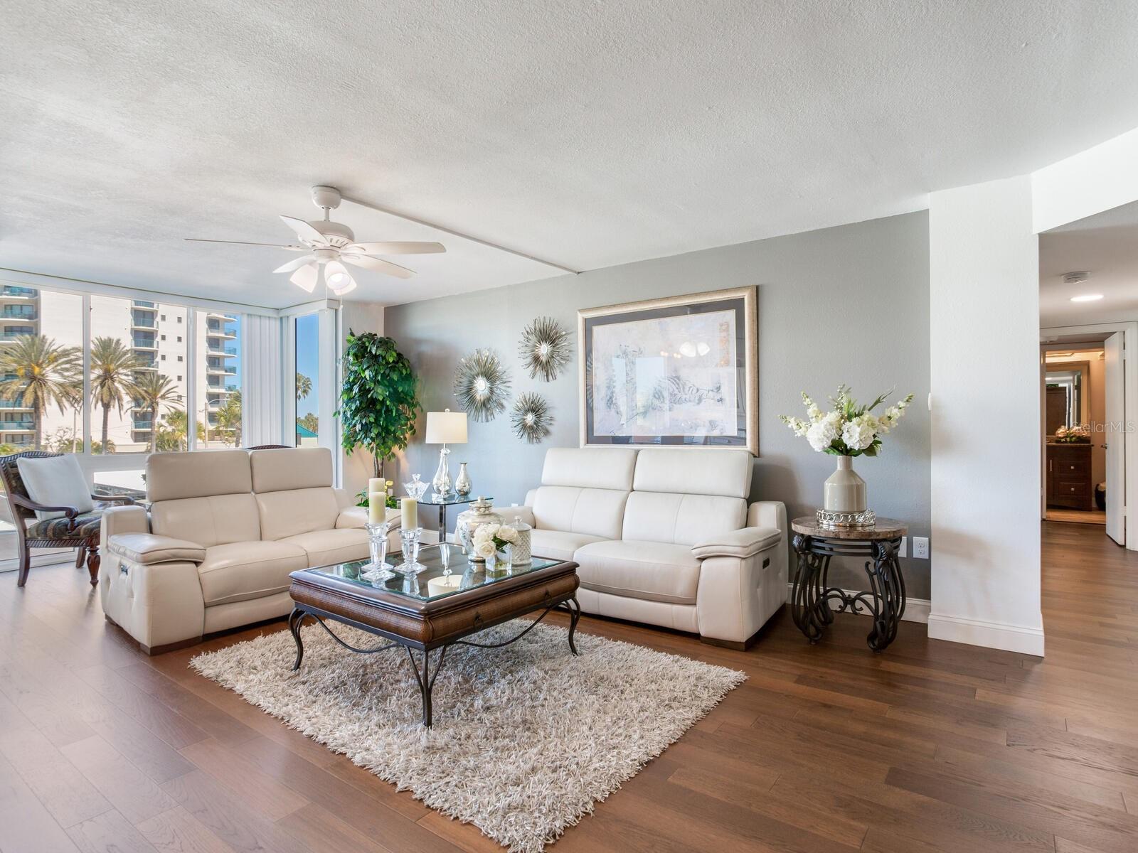 DIAMOND ISLE CONDO - Residential