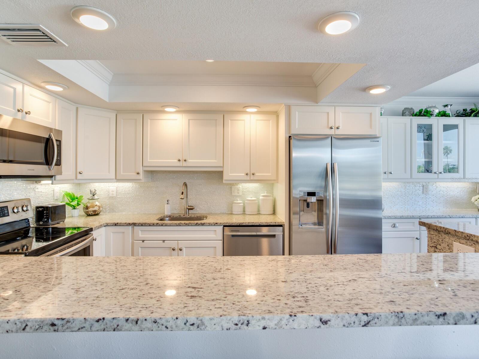 DIAMOND ISLE CONDO - Residential