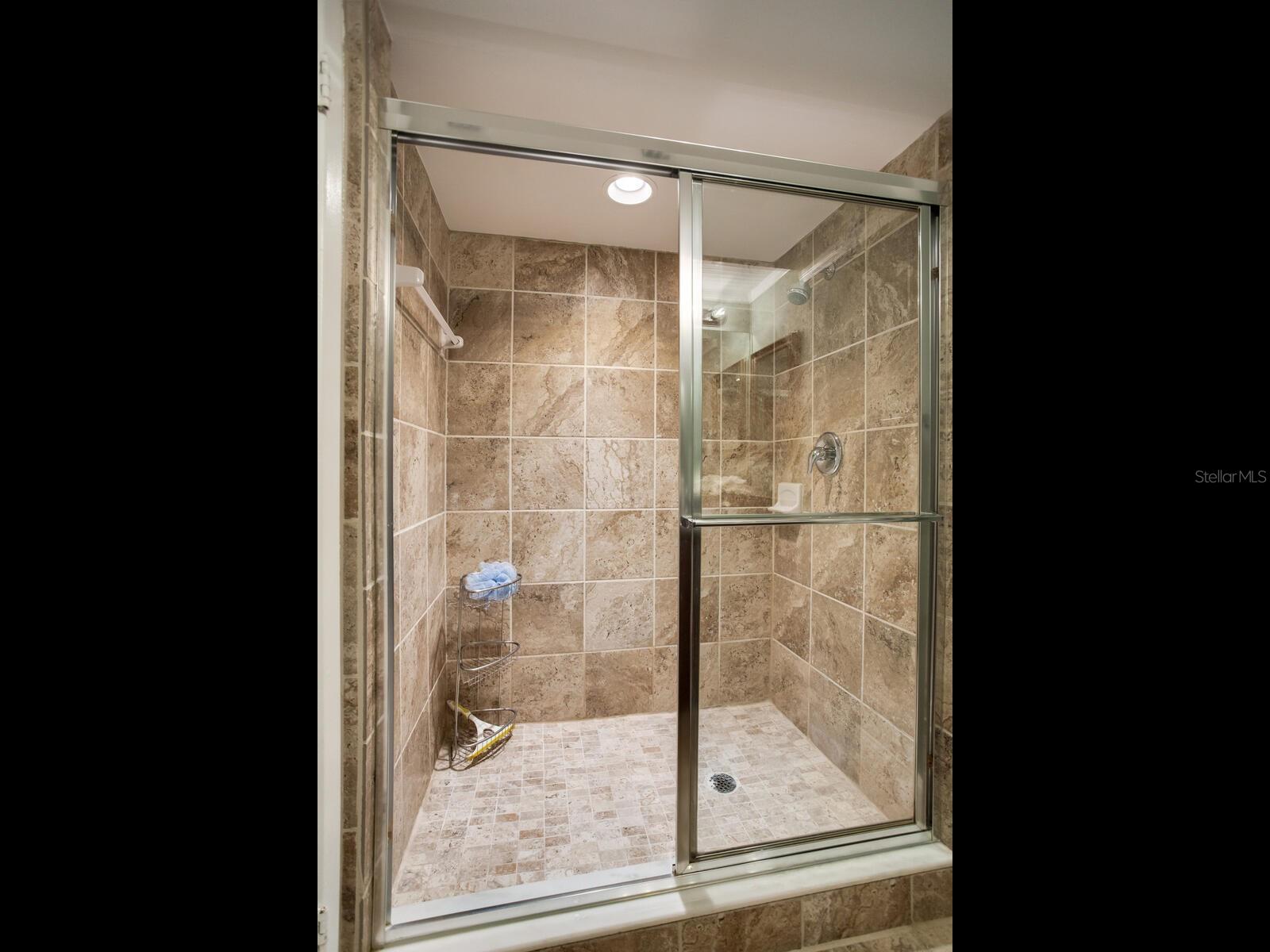 DIAMOND ISLE CONDO - Residential