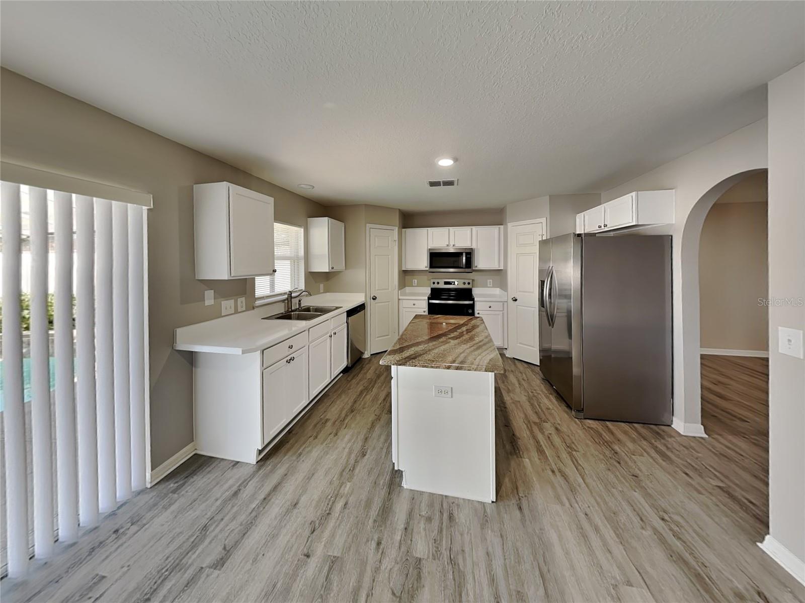 EMERALD COVE PH 02 - Residential Lease