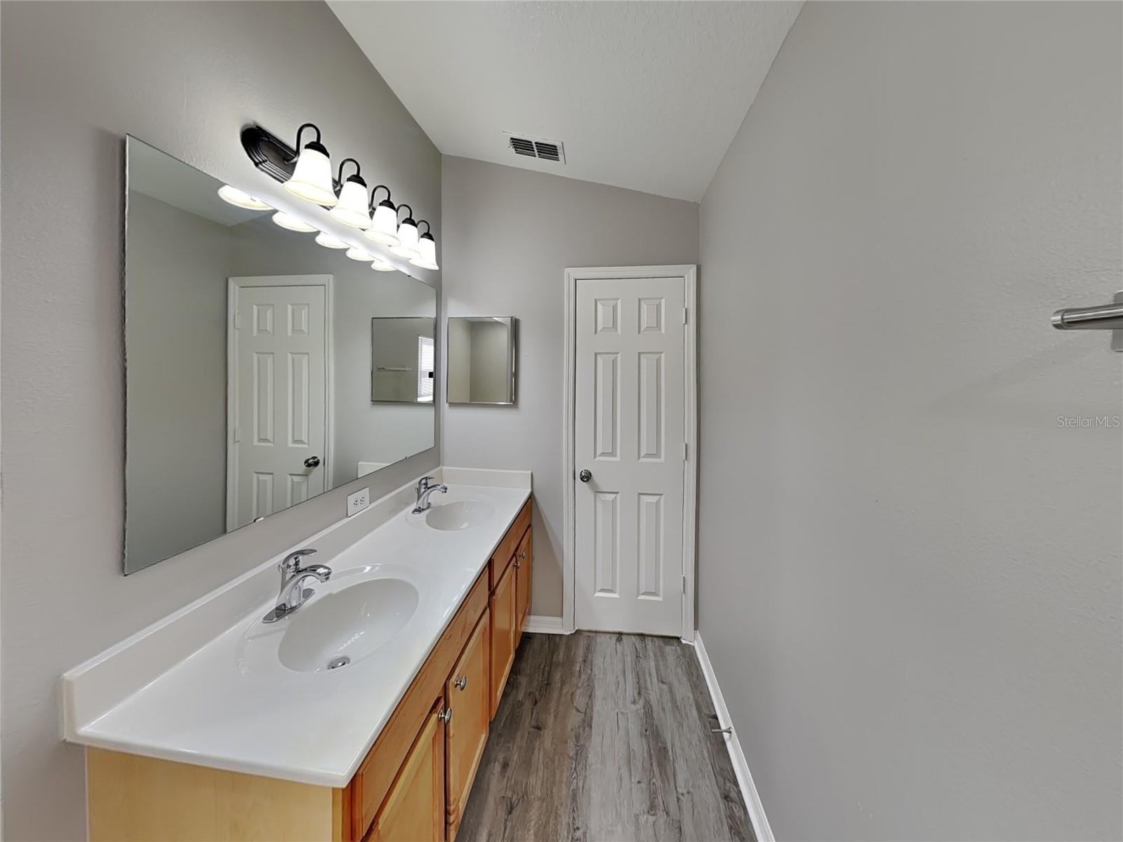 EMERALD COVE PH 02 - Residential Lease