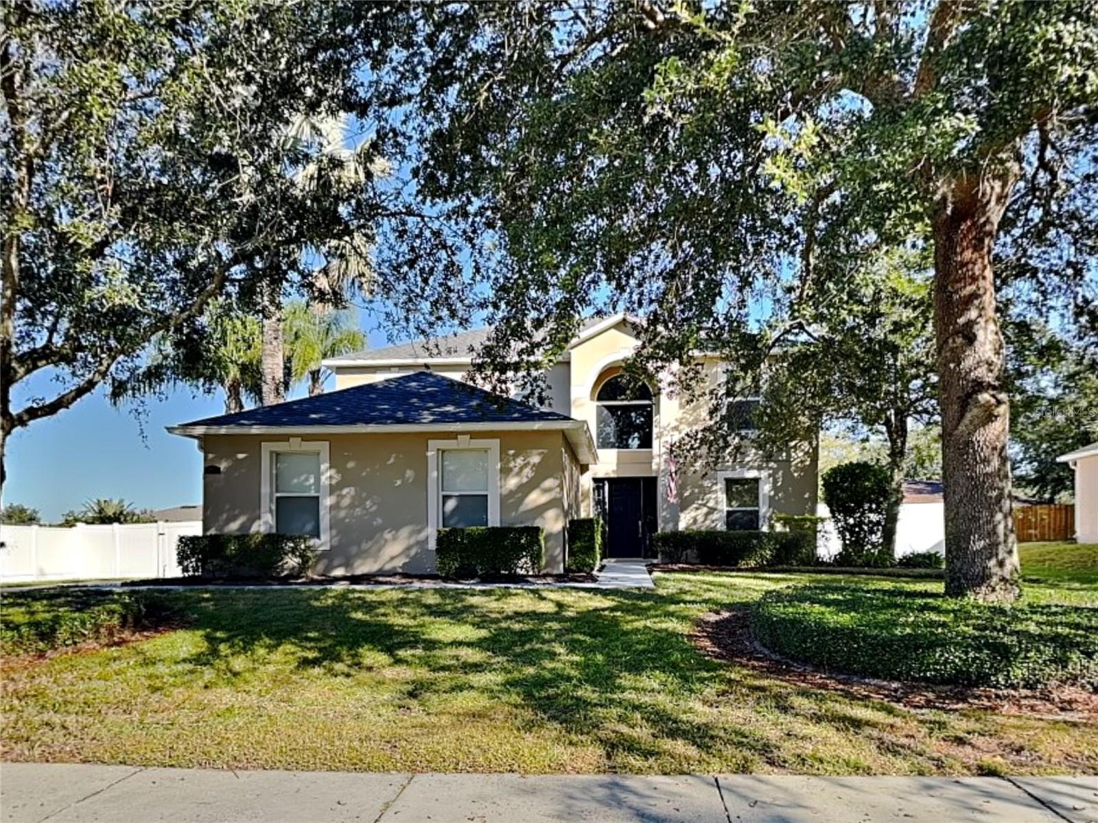 EMERALD COVE PH 02 - Residential Lease