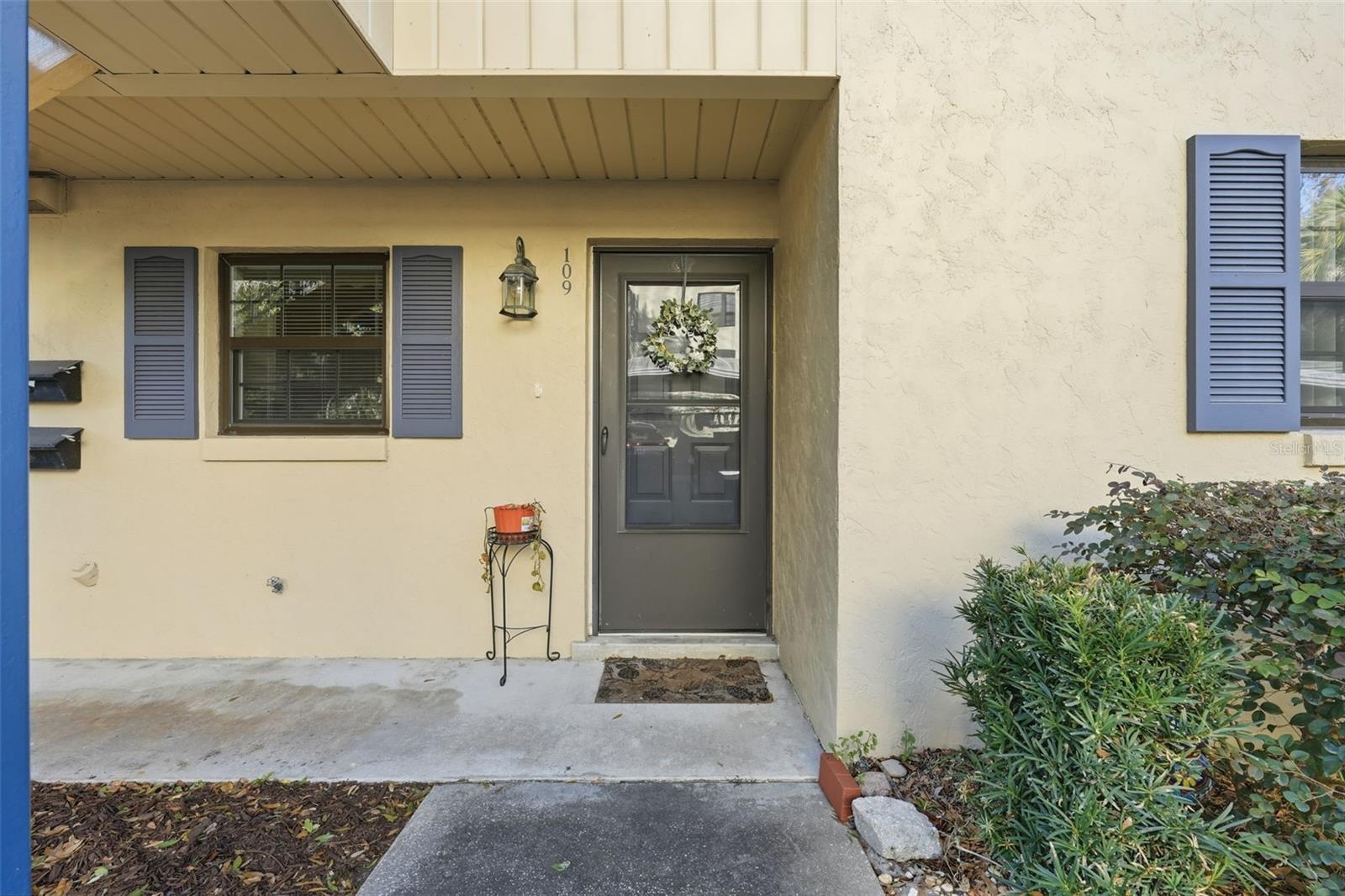 MOUNT DORA LAKEWOOD CONDO - Residential