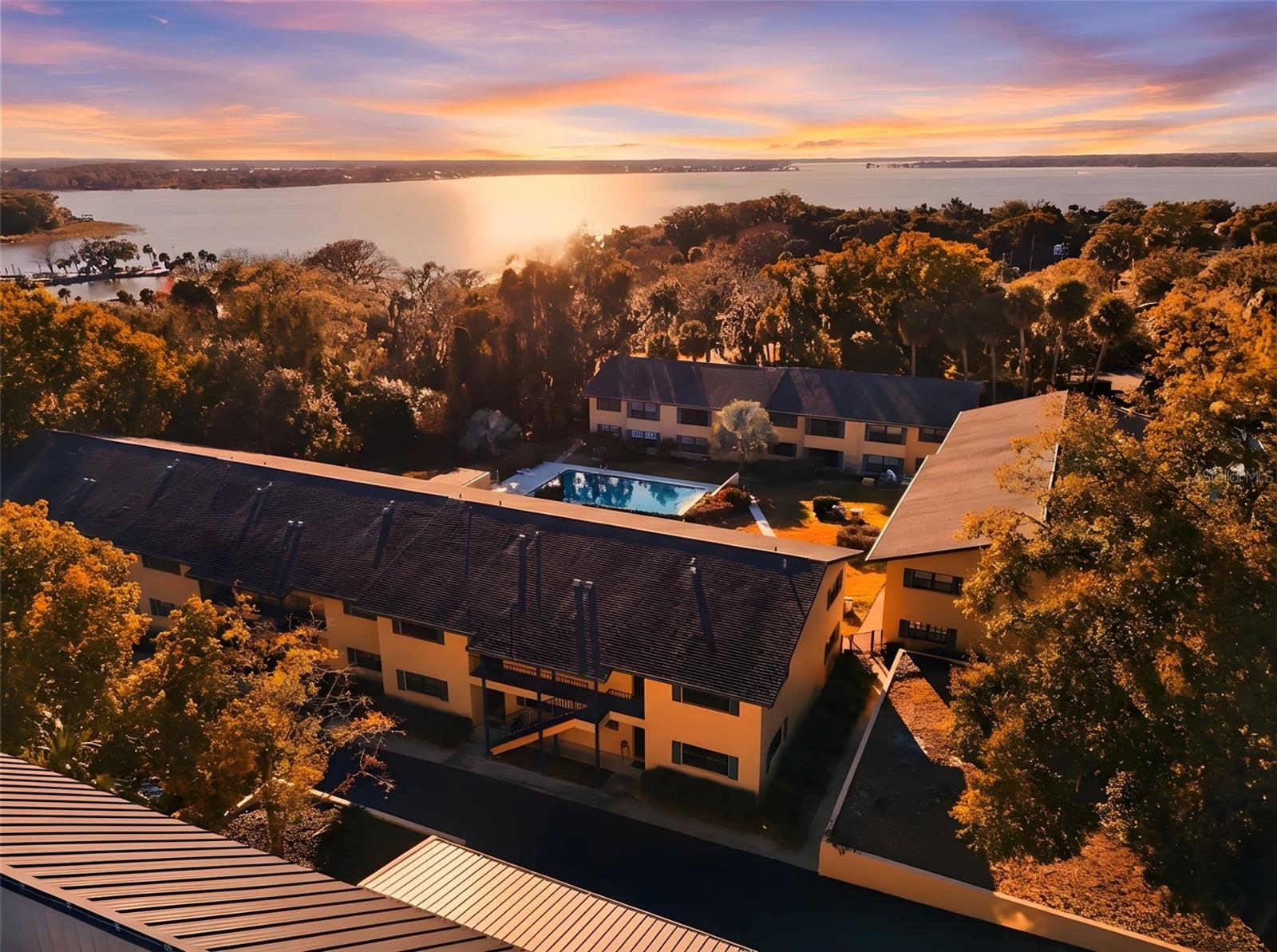 MOUNT DORA LAKEWOOD CONDO - Residential