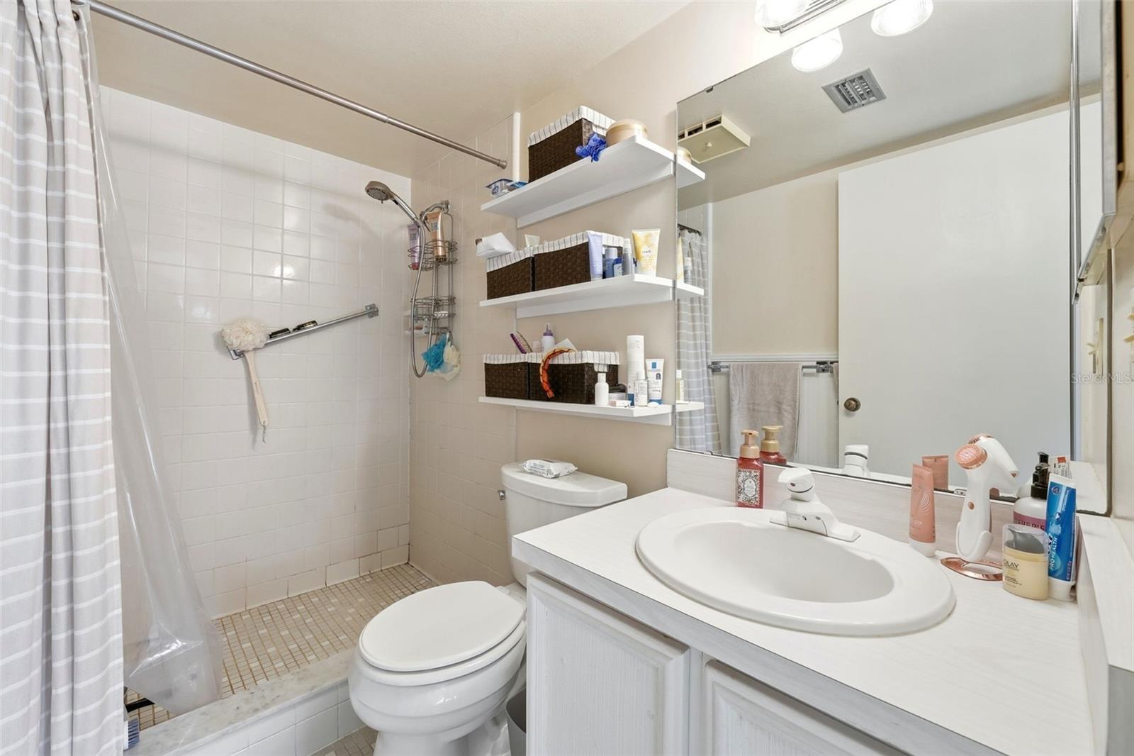 MOUNT DORA LAKEWOOD CONDO - Residential