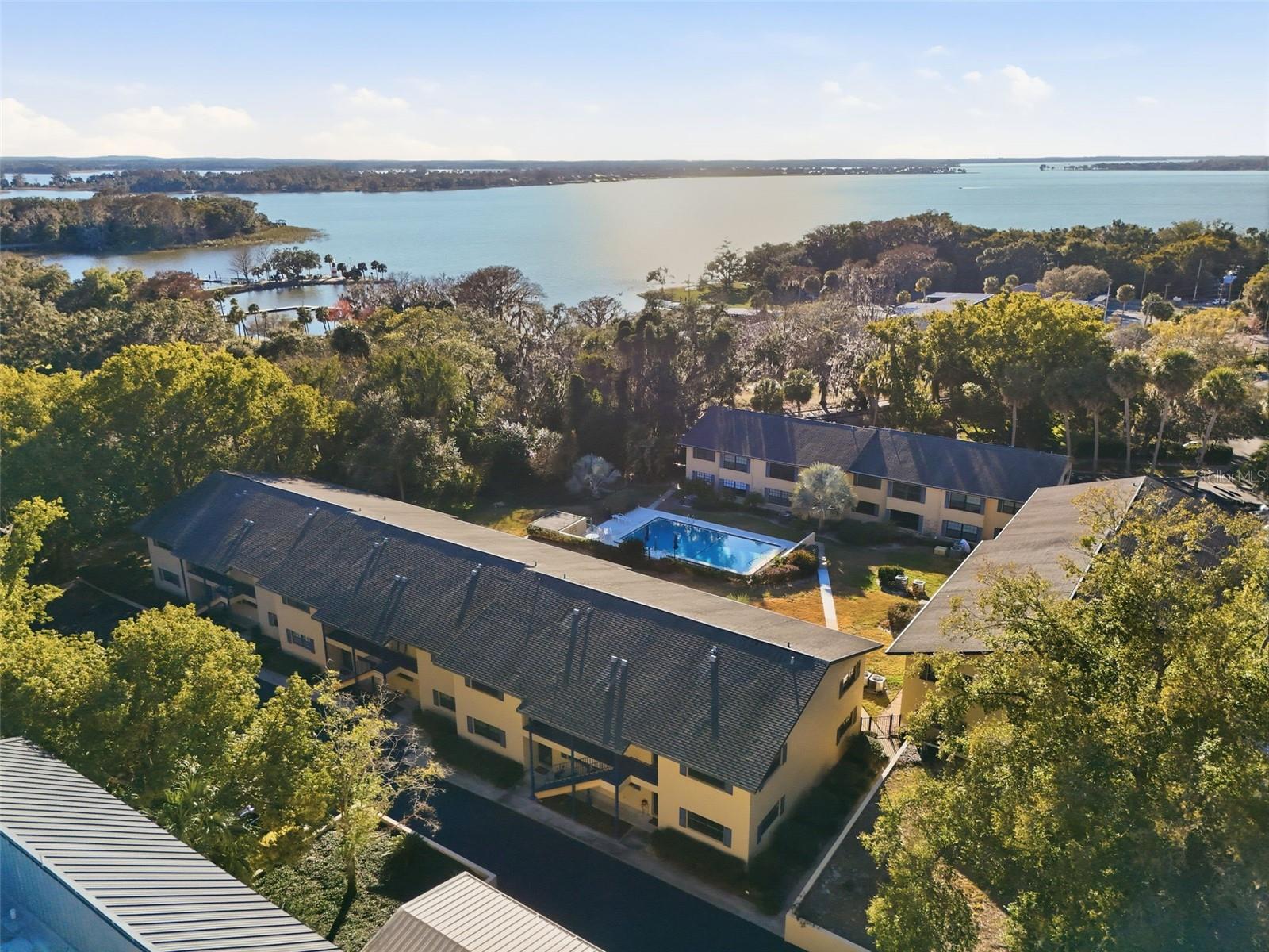 MOUNT DORA LAKEWOOD CONDO - Residential