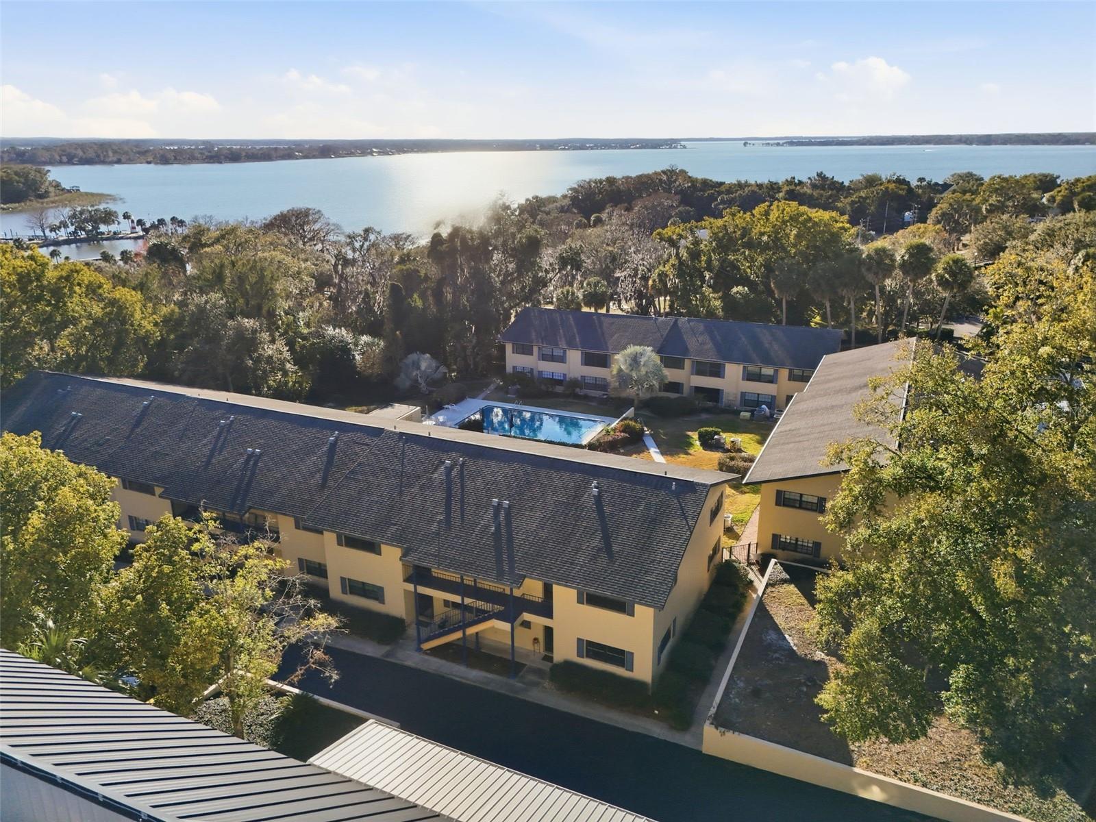 MOUNT DORA LAKEWOOD CONDO - Residential