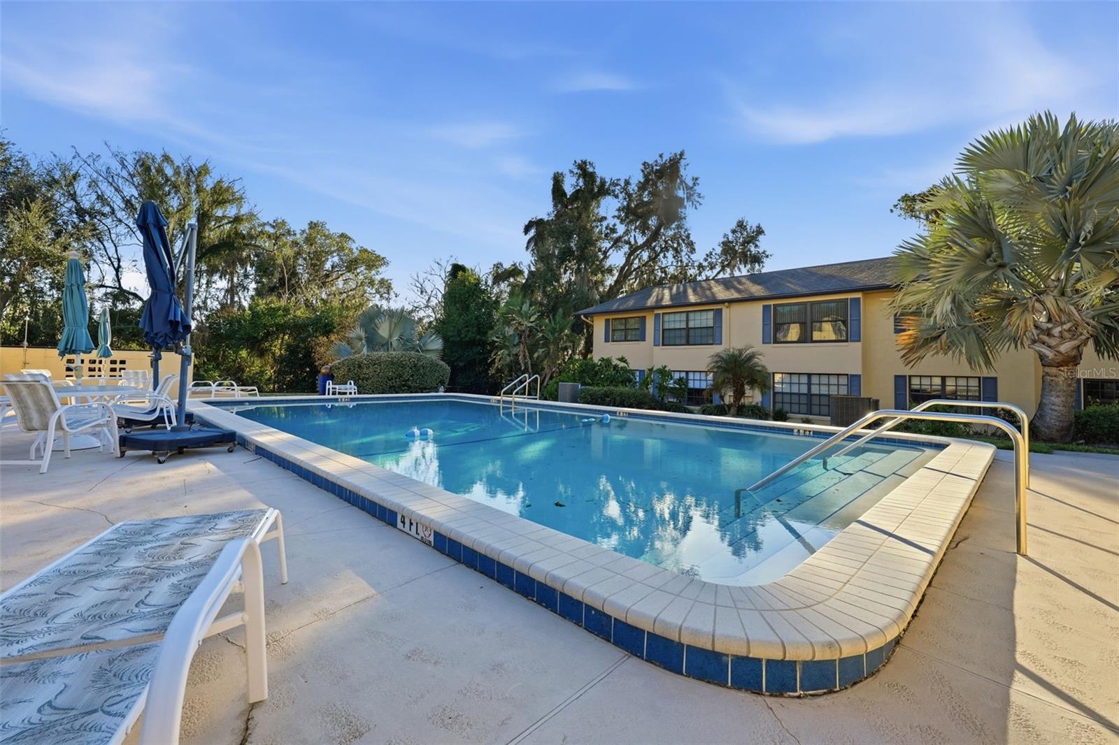 MOUNT DORA LAKEWOOD CONDO - Residential