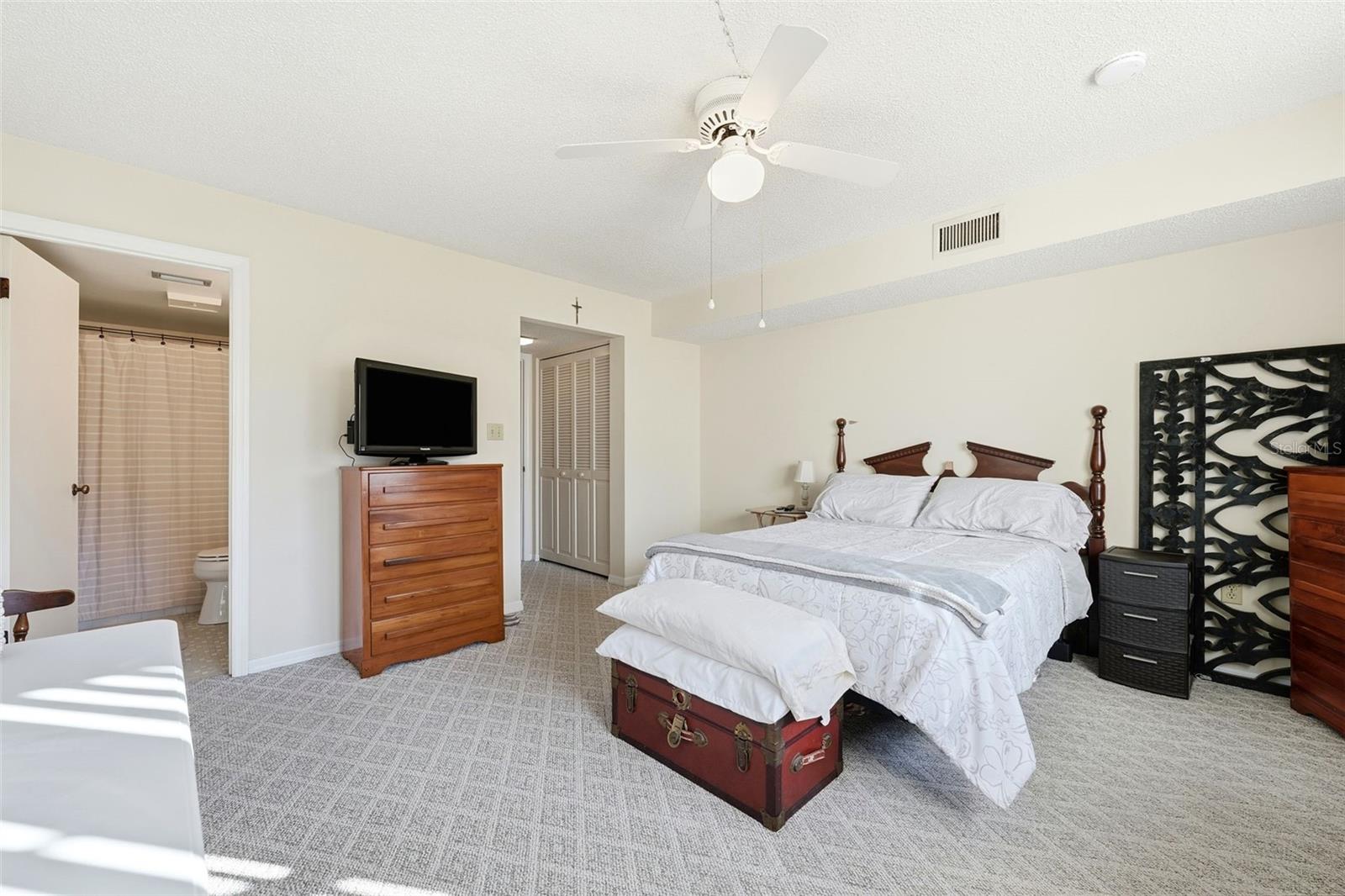 MOUNT DORA LAKEWOOD CONDO - Residential