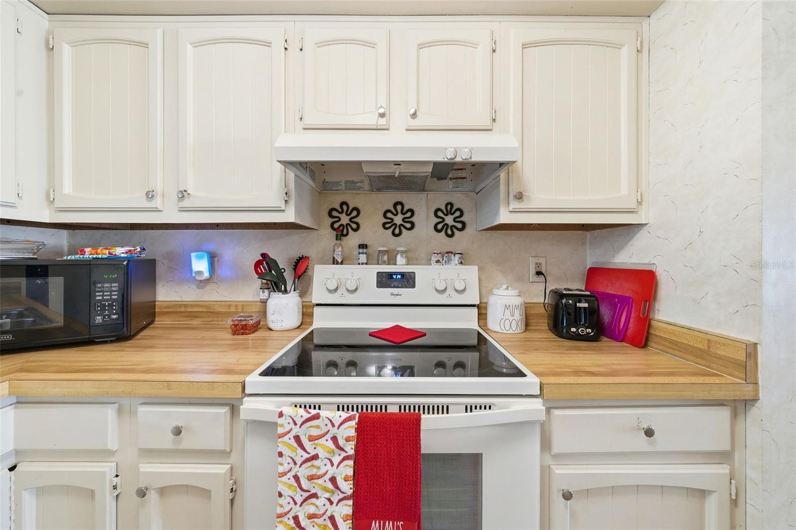 MOUNT DORA LAKEWOOD CONDO - Residential