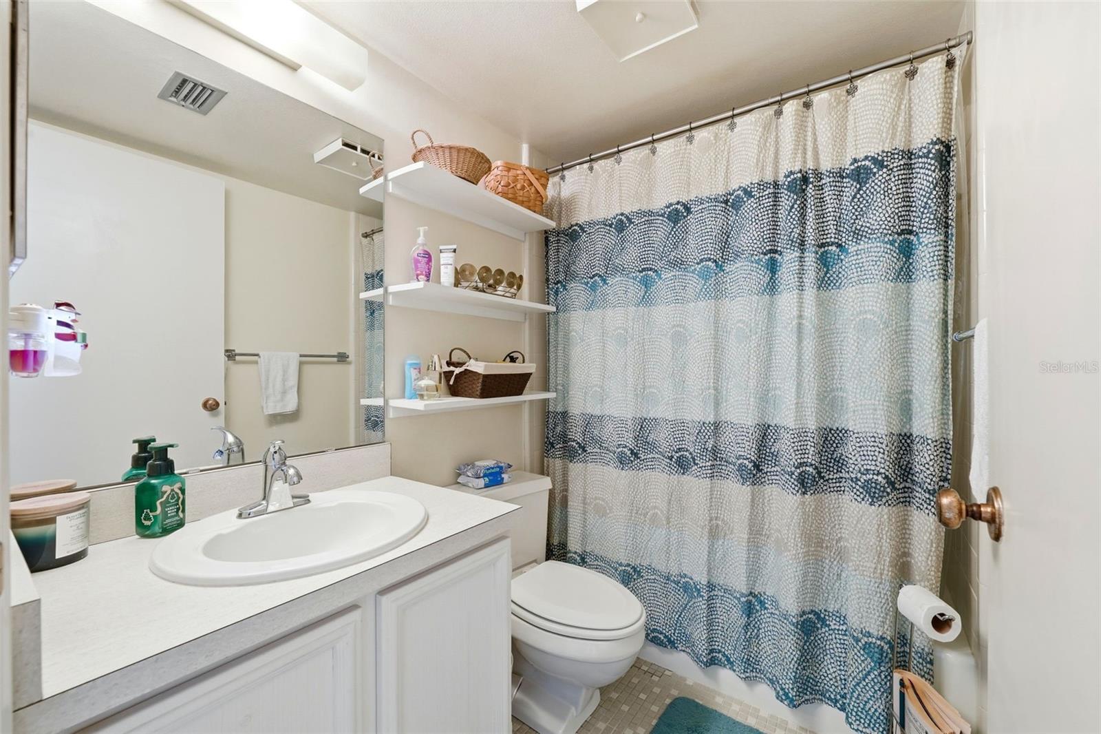 MOUNT DORA LAKEWOOD CONDO - Residential