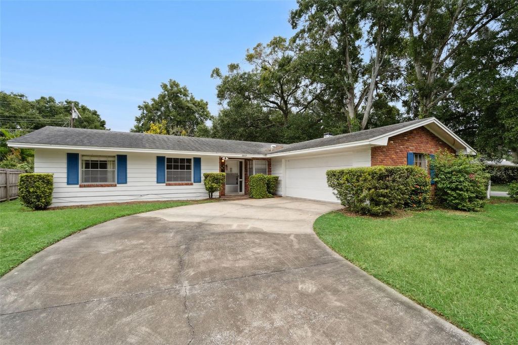 Photo of 2217 Miscindy Place, Orlando, FL 32806 (MLS # O6349586)
