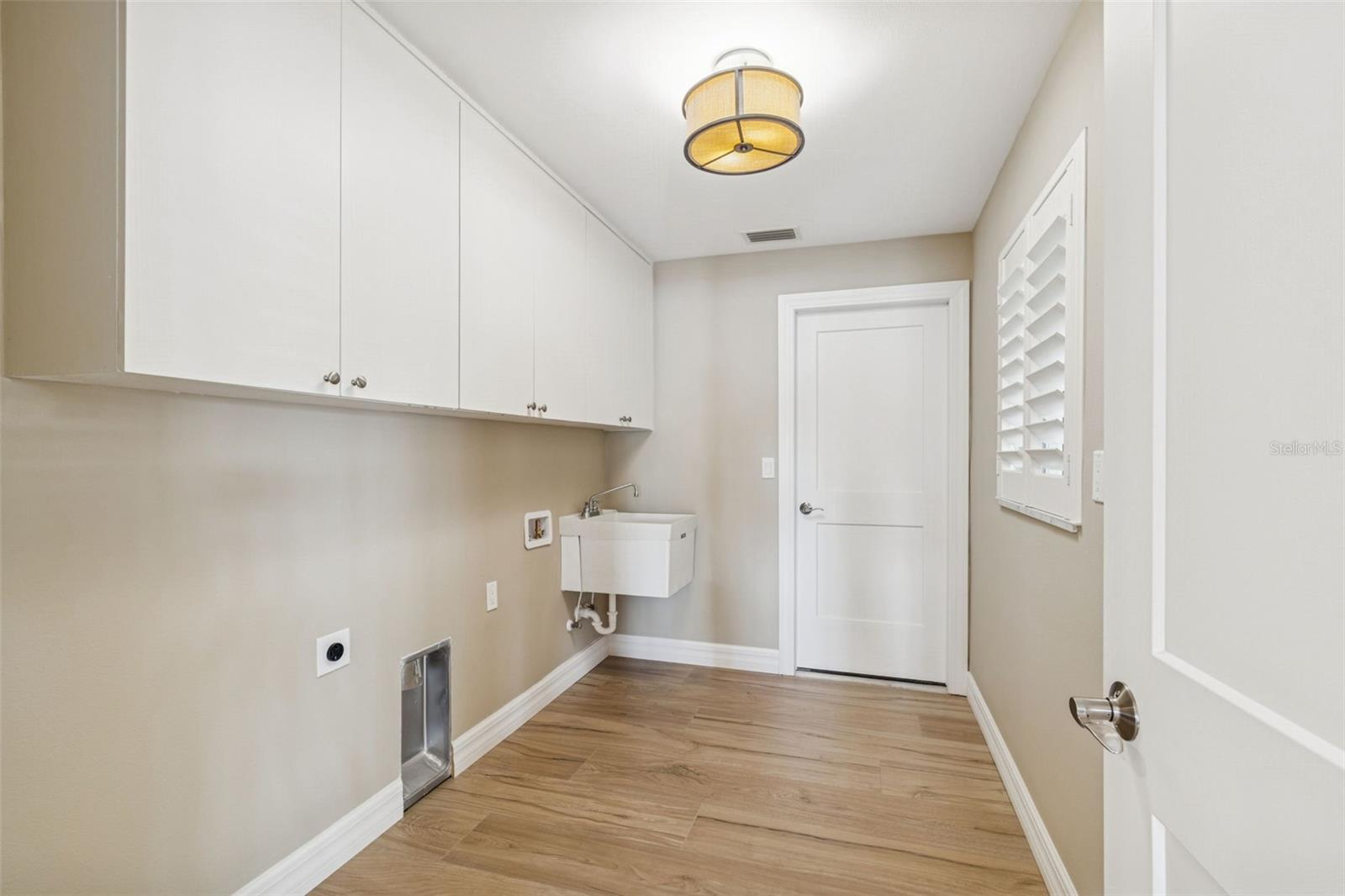 SOUTH CSWY ISLE YACHT CLUB ADD - Residential