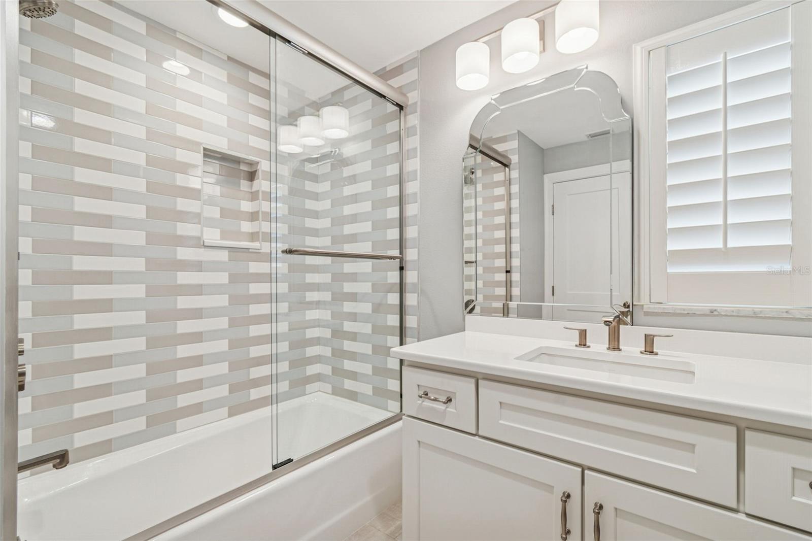 SOUTH CSWY ISLE YACHT CLUB ADD - Residential