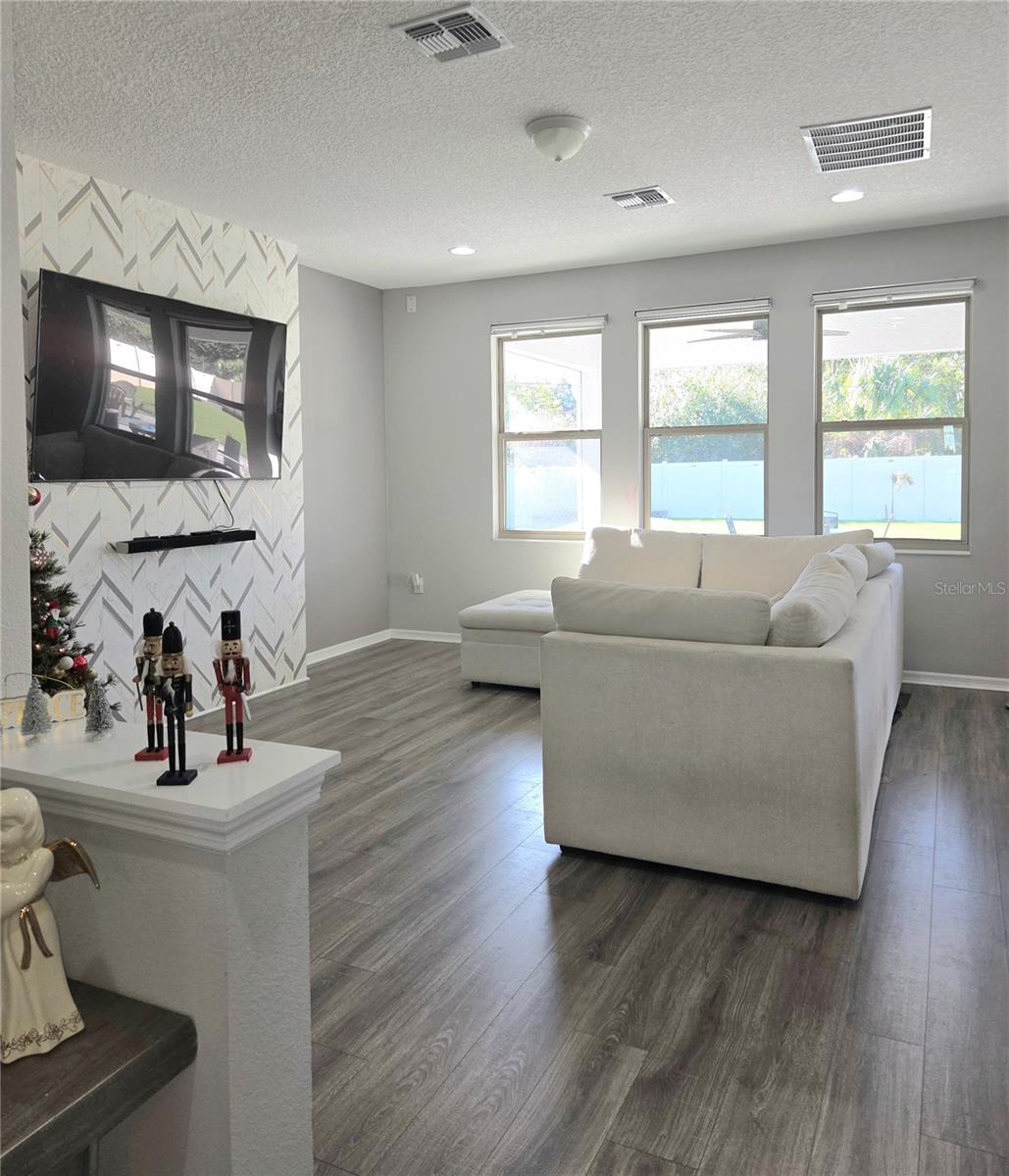 SUNSET GROVES PH 2 - Residential Lease